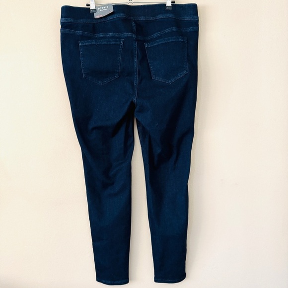 NWT Torrid Lean Super Soft Pull On Dark Wash Jeggings Size 2/US 2X (18-20) - Picture 3 of 8